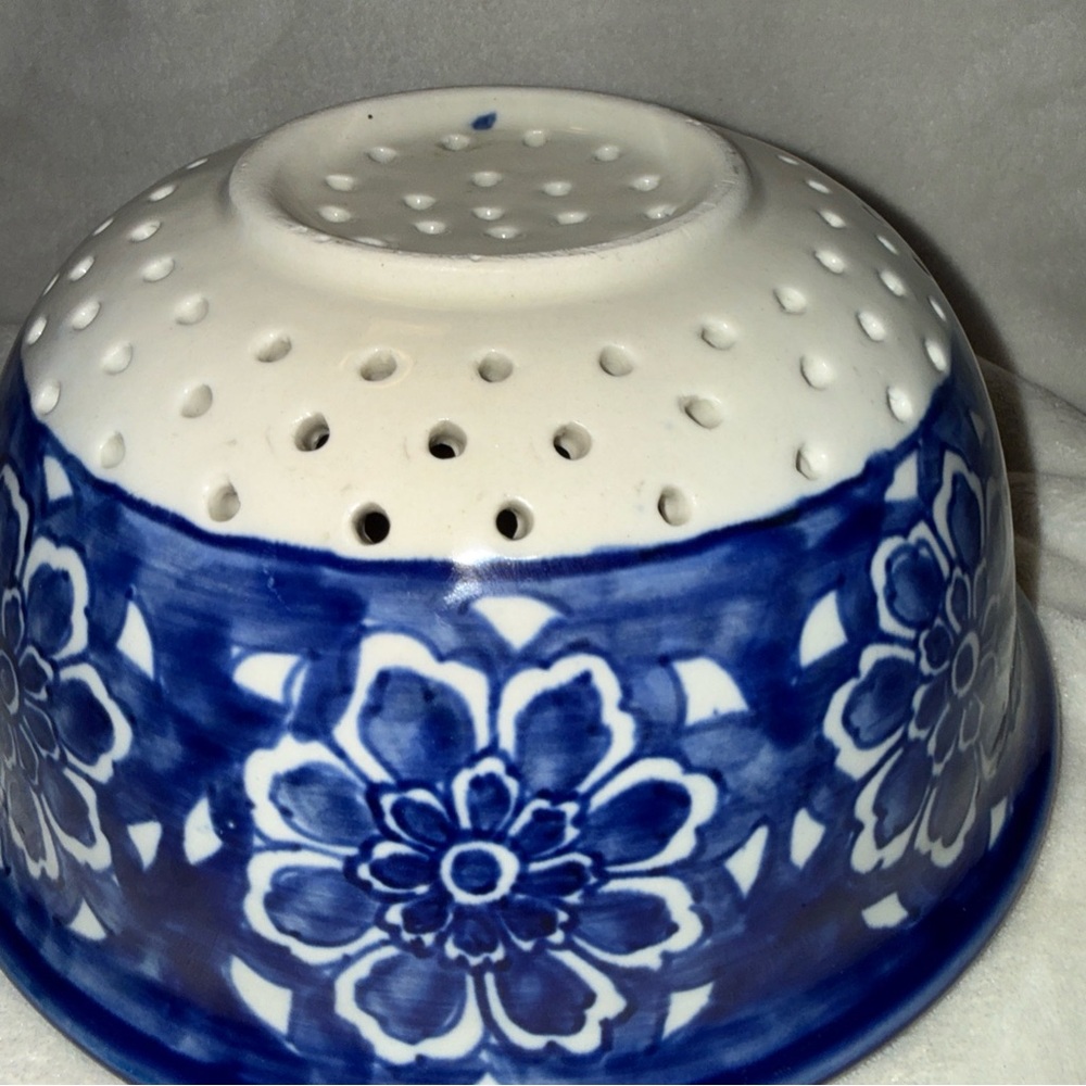 Beautiful Pottery Colander - Picture 5 of 7